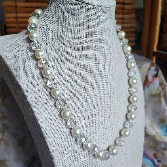 Faux Glass Pearls Faceted Aurora Borealis Crystal Vintage Necklace - Picture 2 of 6